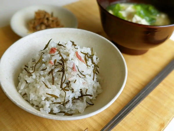 レンジで簡単！桜香る　若ひじきおこわ