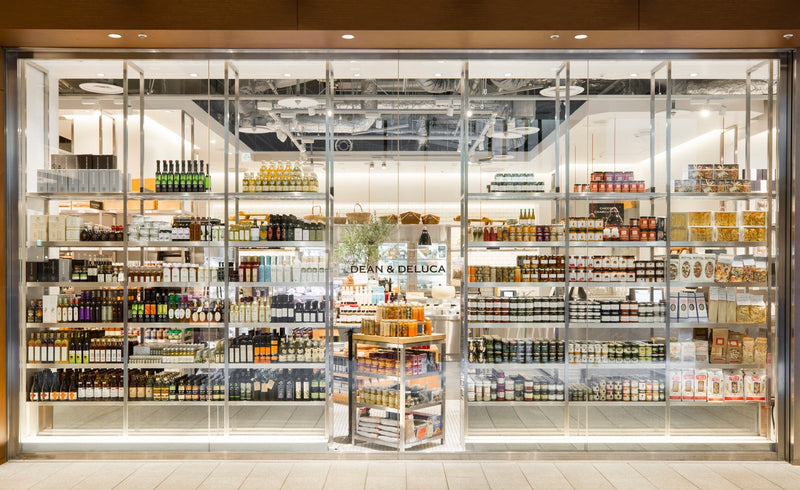 グロサリー商品が並ぶDEAN & DELUCAの店舗